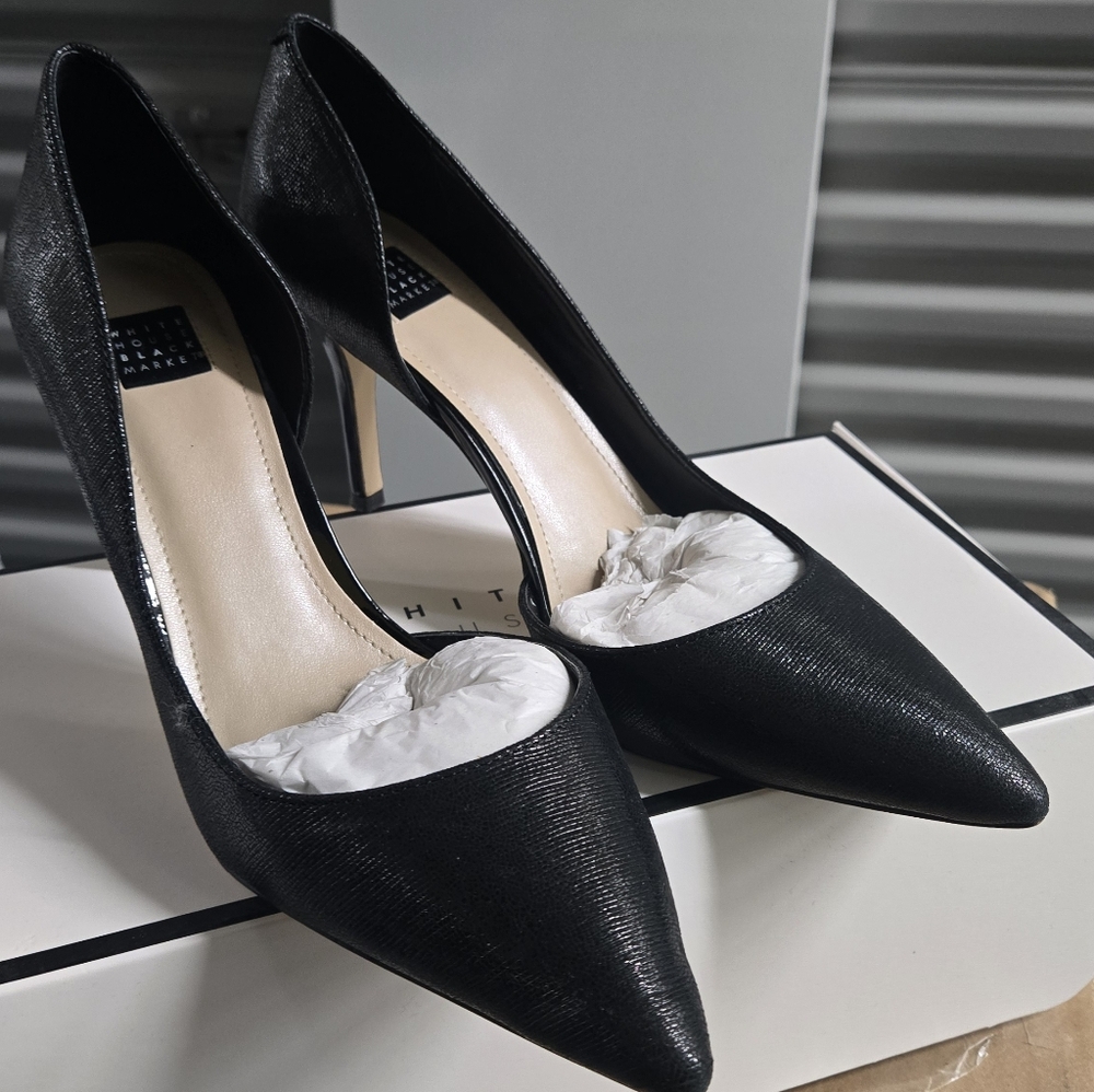 Stylish White House Black Market Black Heels
